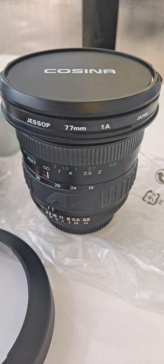 Cámara Nikon + flash