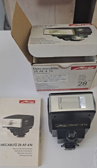 Cámara Nikon + flash