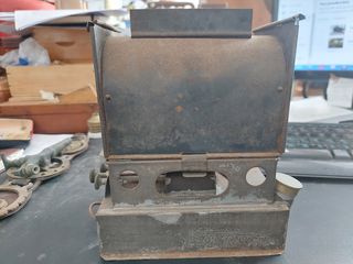 Antigua lampara de iluminacion de linterna magica