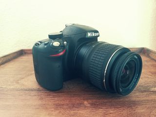 Nikon D3200 con Objetivo, Funda y CAJA ORIGINAL