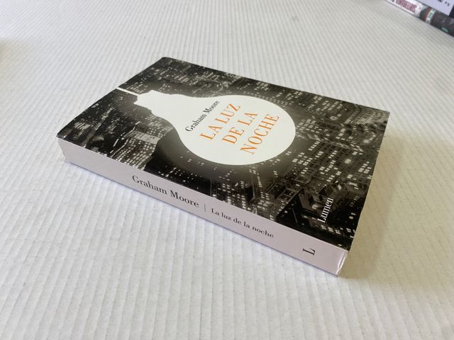 Prenota La luce della notte. Graham Moore