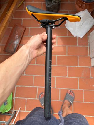 Tija bicicleta carbono + Sillín (NUEVOS)