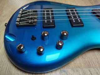 Bajo Ibanez