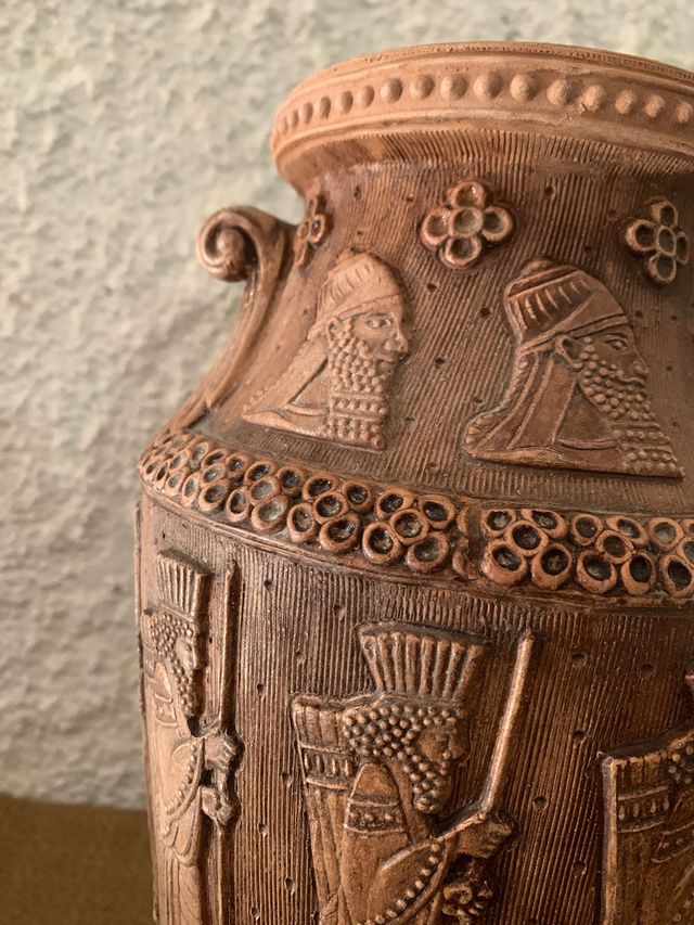 urna-vaso con coperchio in stile classico