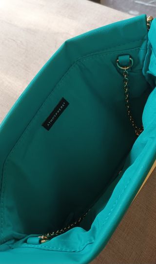 Pochete verde água, com alsa em dourado