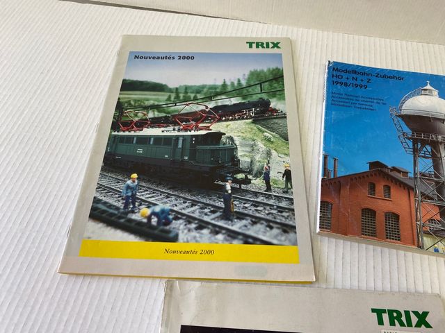 Lotto di 5 cataloghi di treni