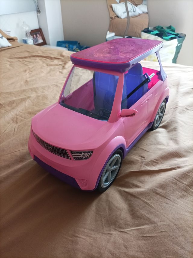 Coche descapotable de barbie