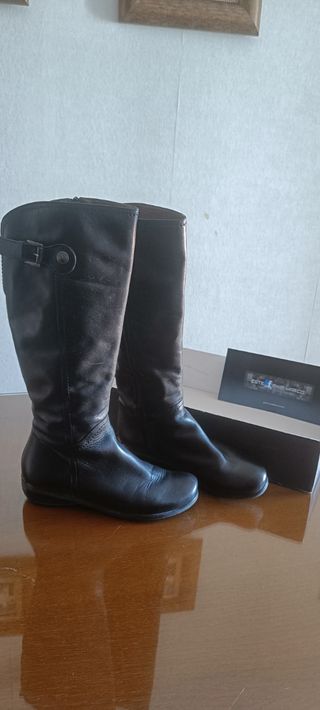 Botas altas de piel