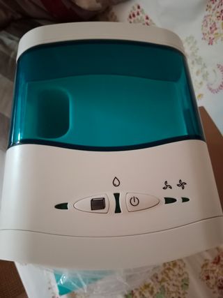 Ventilador de aire acondicionado con agua.