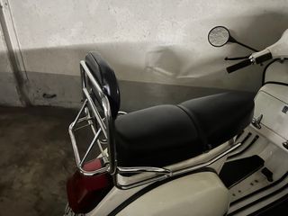 Portaequipajes abatible trasero con respaldo vespa