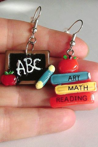 Pendientes de profesora