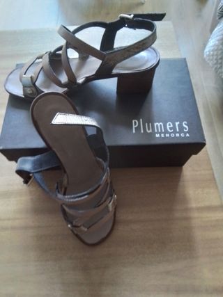 Sandalias piel calidad marca Plumers