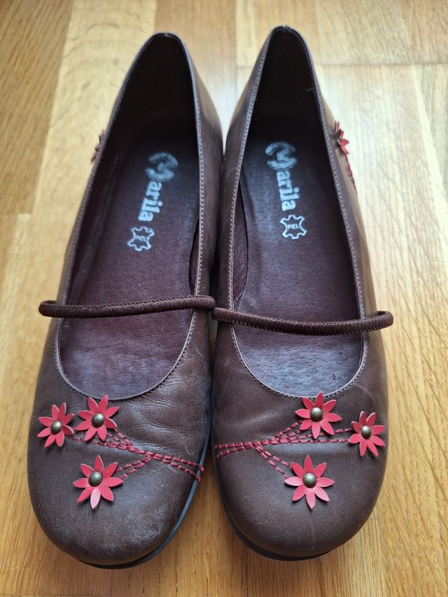 Manoletina marrón talla 37