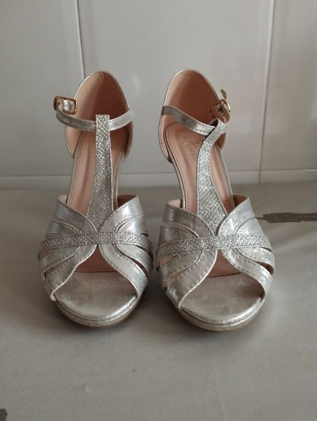 Zapato tacón plata