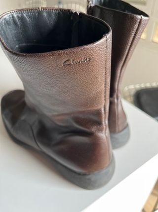 Botas no muy altas seminuevas