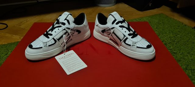 Bambas Valentino de segunda mano por 449 EUR en Granollers en WALLAPOP
