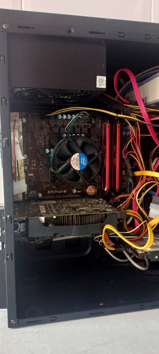 Ordenador i5 3340 3'1ghz AMD R7 200