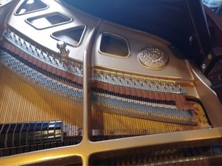 Piano de cola. K.KAWAI /ModeloKG-2C