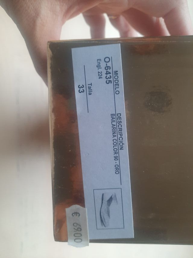 Bailarinas con pulsera T33 doradas piel