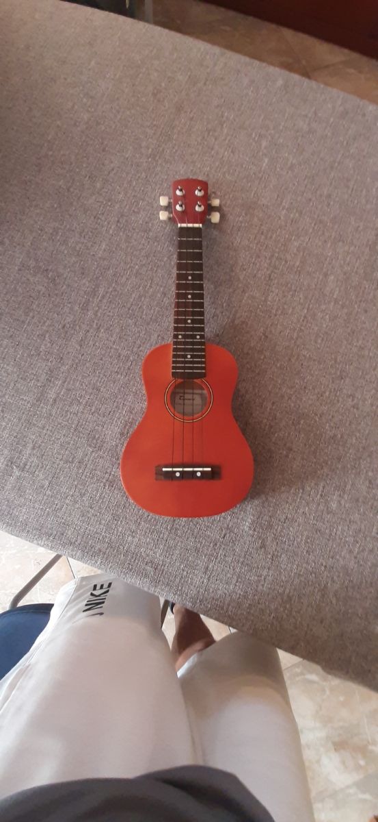UKULELE