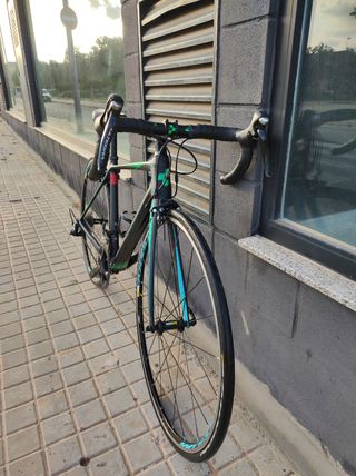 Bicicleta de carretera Cube Axial