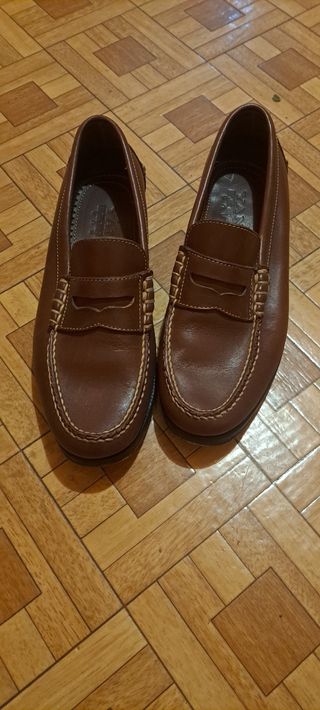 Mocasines de piel marrón