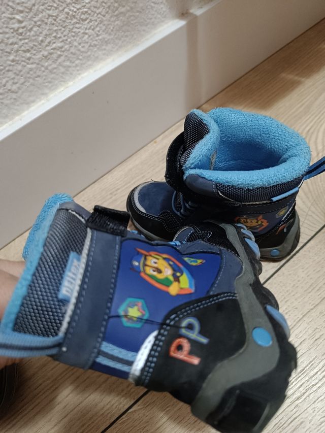Botas niño talla 25