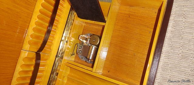 Scatola in pelle per sigarette e sigari