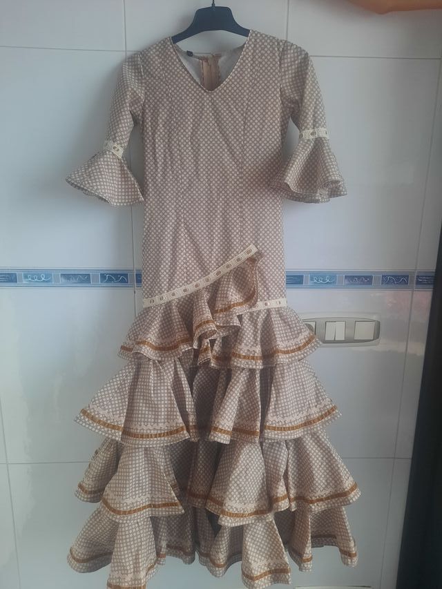 Vestido sevillana marrón y blanco t.6-8