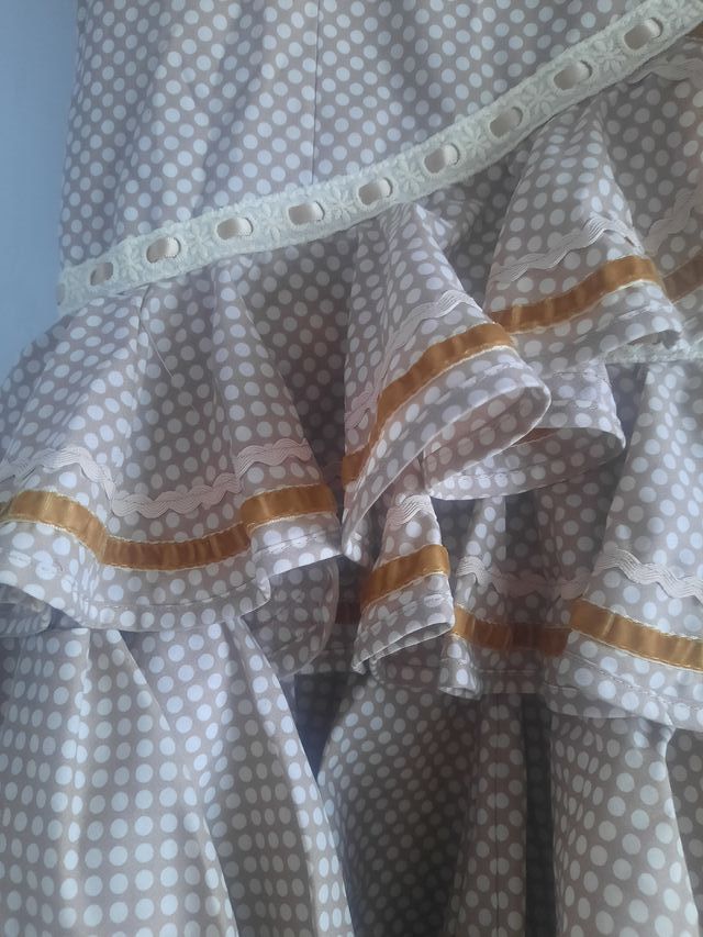 Vestido sevillana marrón y blanco t.6-8