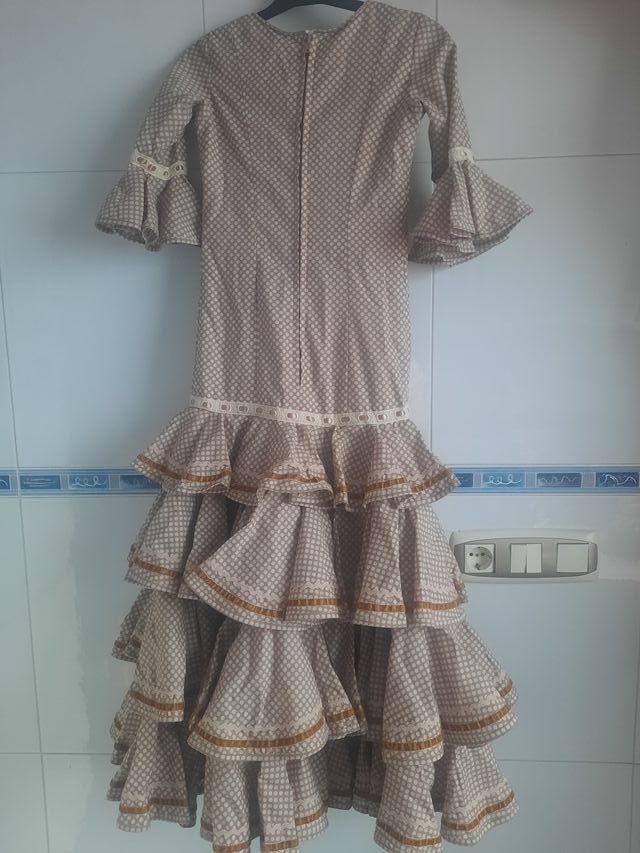 Vestido sevillana marrón y blanco t.6-8