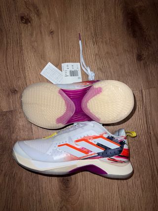 Zapatillas de tenis adidas avacourt