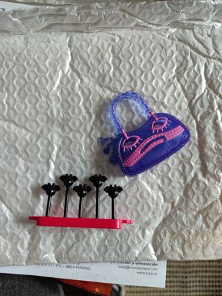 ACCESORIOS MONSTER HIGH. 6€ la unidad. perro frank