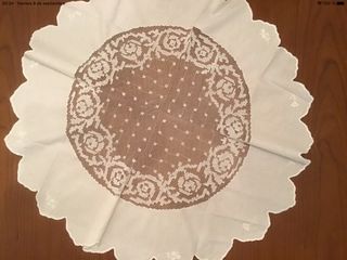 Antiguo tapete encaje de red. 68 cm.