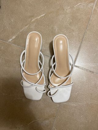 Sandalias de tacon blancas