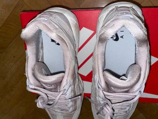 Air max 95 grises y rosas terciopelo