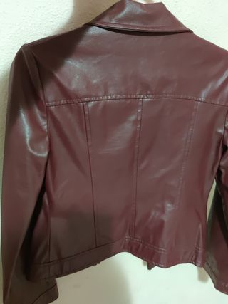 Chaqueta de polipiel roja