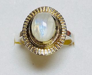 Anillo de Piedra Luna artesanal y plata ley 925