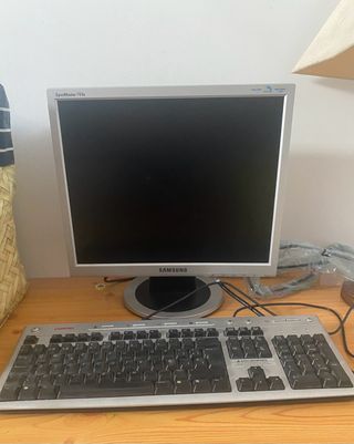 monitor sync master 701n con teclado