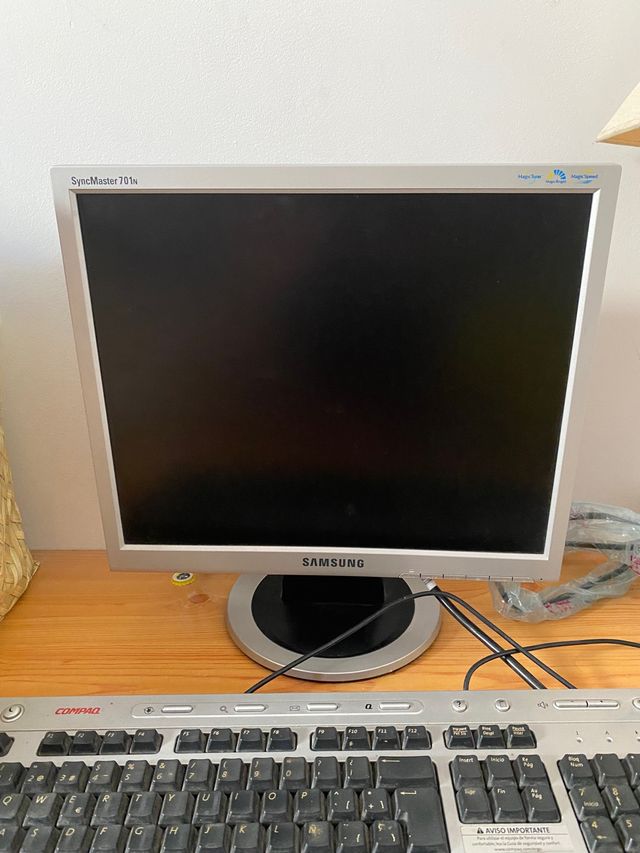 monitor sync master 701n con teclado