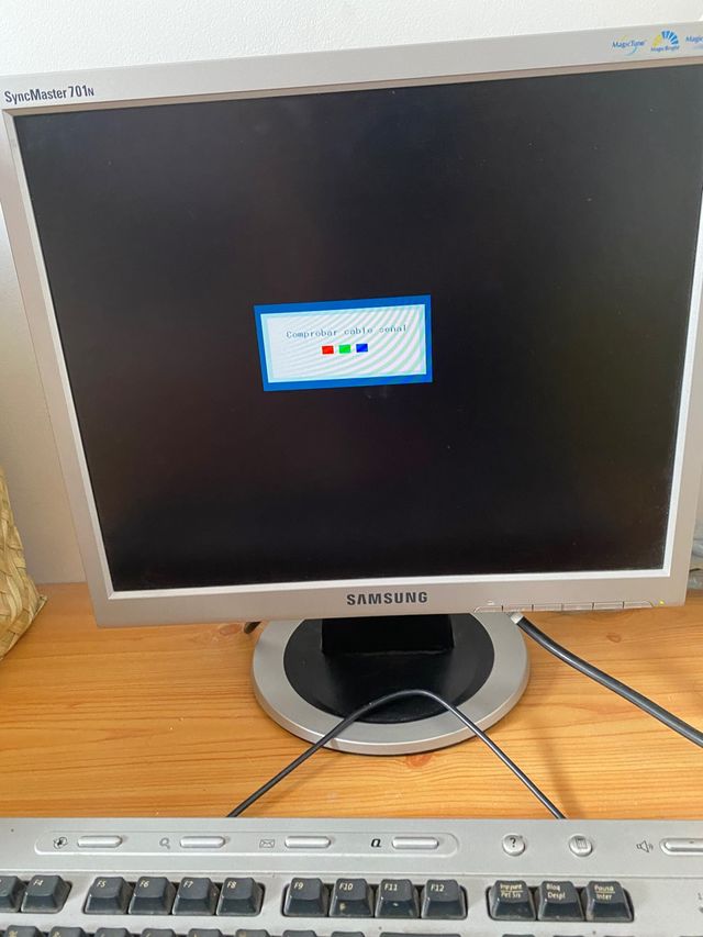 monitor sync master 701n con teclado