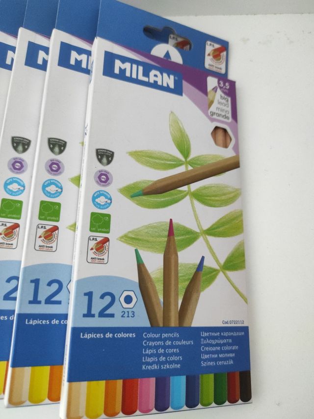 9 cajas de lápices de color Milán