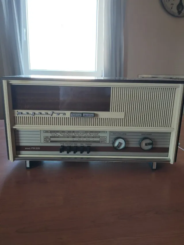 Radio Magnafon Fm225