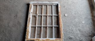 Ventana con reja