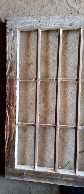 Ventana con reja