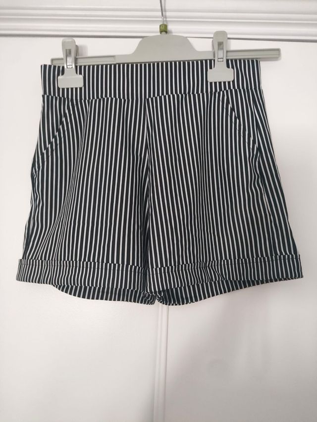 PANTALÓN CORTO RAYAS - TALLA M (MUJER)