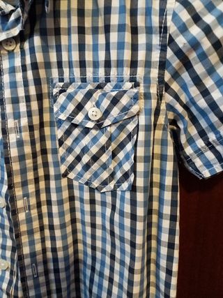 Camisa qyadrados axul e branco