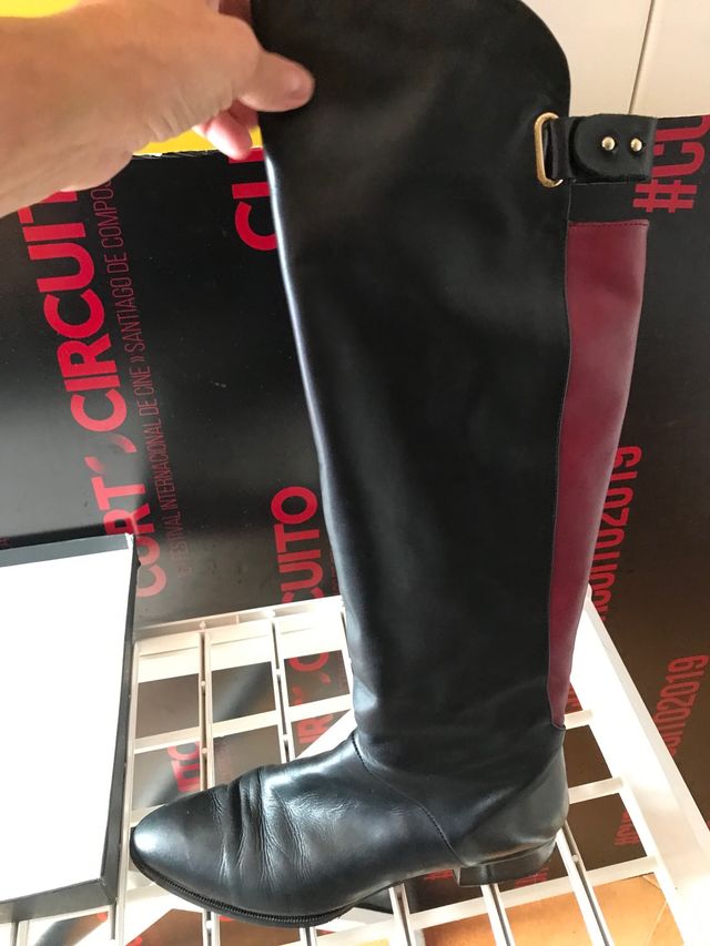 bota mosquetera dos colores