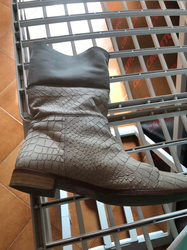 botin piel labrada gris