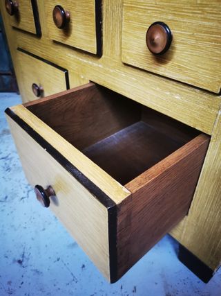 Pequeño mueble cajonera. Vintage